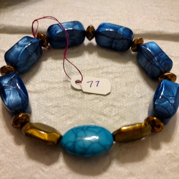 Artemis's Gems custom-made beaded bracelet with large gold and blue bead - Picture 1 of 4